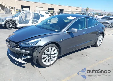 2018 Tesla Model 3 Long Range/Performance z USA, uszkodzony, nr VIN 5YJ3E1EB8JF113048